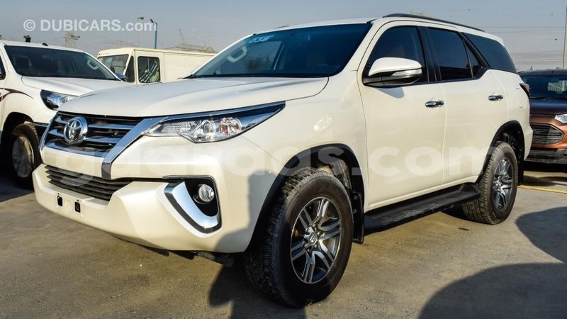 Big with watermark toyota fortuner dakar import dubai 3982