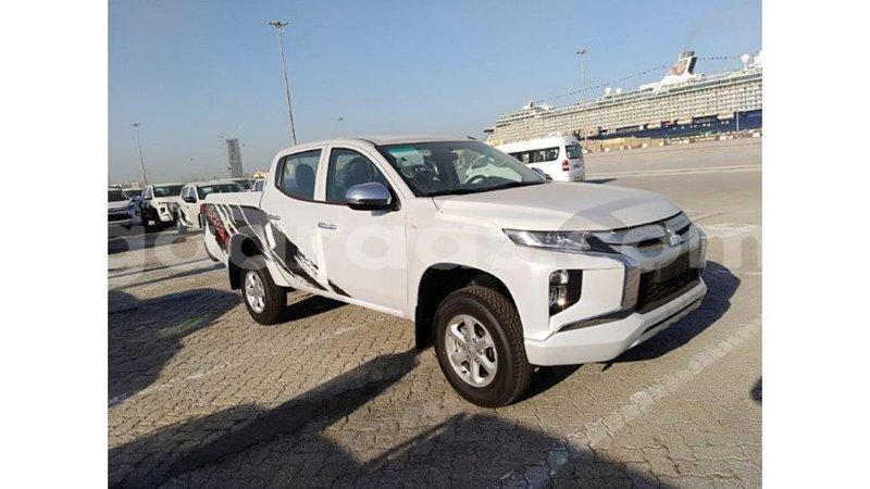 Big with watermark mitsubishi l200 dakar import dubai 4074