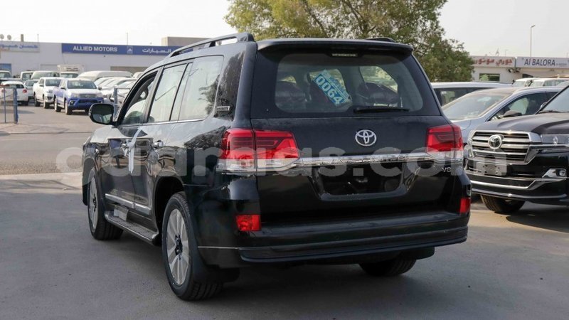 Big with watermark toyota land cruiser dakar import dubai 4082