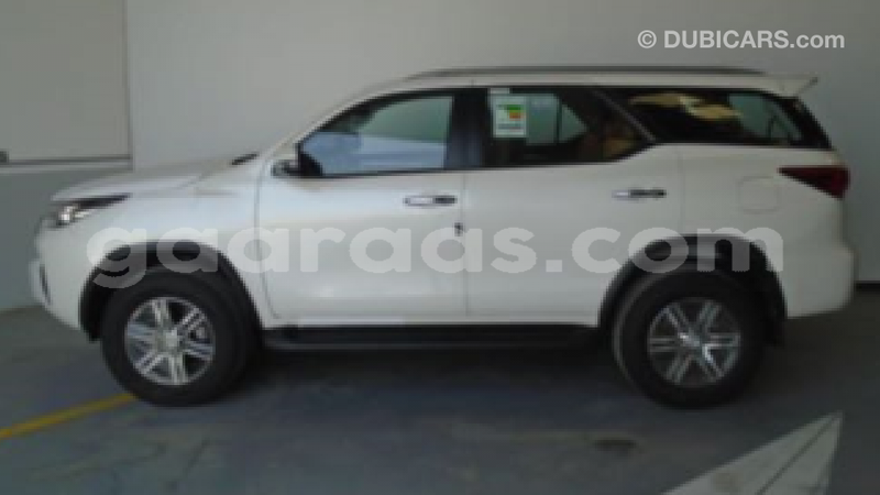 Big with watermark toyota fortuner dakar import dubai 4083