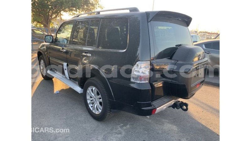 Big with watermark mitsubishi pajero dakar import dubai 4093