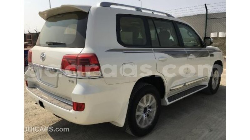 Big with watermark toyota land cruiser dakar import dubai 4107