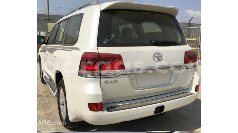 Big with watermark toyota land cruiser dakar import dubai 4107