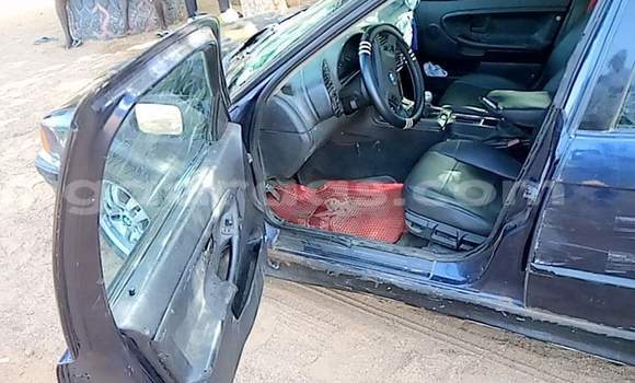 Dieundeu Occasion BMW 315 Blue Auto in Dakar in Dakar Dieundeu Occasion BMW 315 Blue Auto in Dakar in Dakar