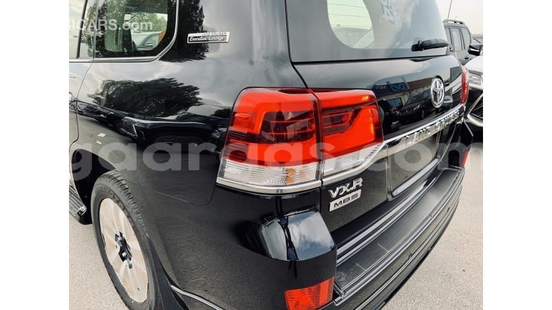 Big with watermark toyota land cruiser dakar import dubai 4149