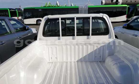 Buy New Toyota Hilux White Car in Import - Dubai in Diourbel Buy New Toyota Hilux White Car in Import - Dubai in Diourbel