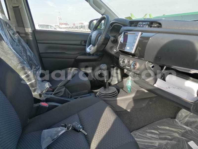 Big with watermark toyota hilux diourbel import dubai 4175