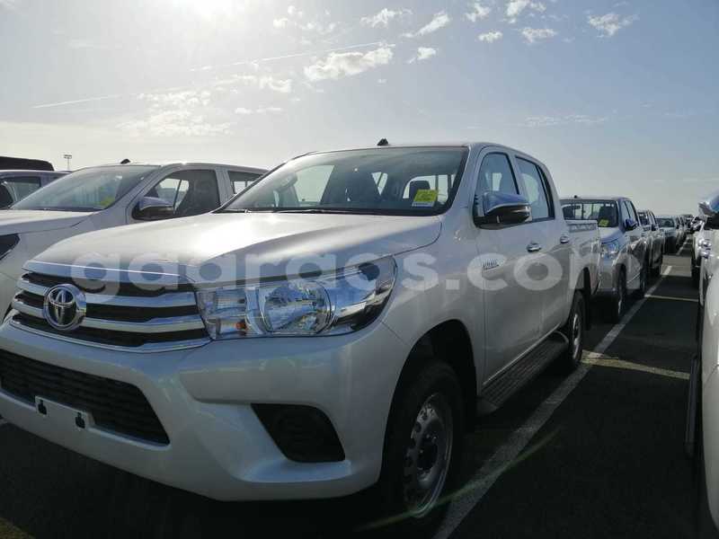 Big with watermark toyota hilux diourbel import dubai 4175