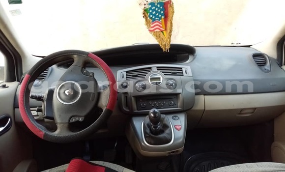 Dieundeu Occasion Renault Scenic White Auto in Dakar in Dakar Dieundeu Occasion Renault Scenic White Auto in Dakar in Dakar