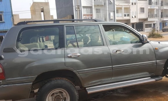 Dieundeu Occasion Toyota Land Cruiser Prado Green Auto in Dakar in Dakar Dieundeu Occasion Toyota Land Cruiser Prado Green Auto in Dakar in Dakar