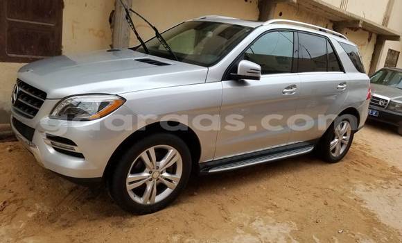 Acheter Occasion Voiture Mercedes‒Benz ML-Class Gris à Grand Dakar au Dakar Acheter Occasion Voiture Mercedes‒Benz ML-Class Gris à Grand Dakar au Dakar