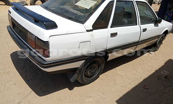 Acheter Occasion Voiture Renault 19 Blanc à Yoff au Dakar Acheter Occasion Voiture Renault 19 Blanc à Yoff au Dakar