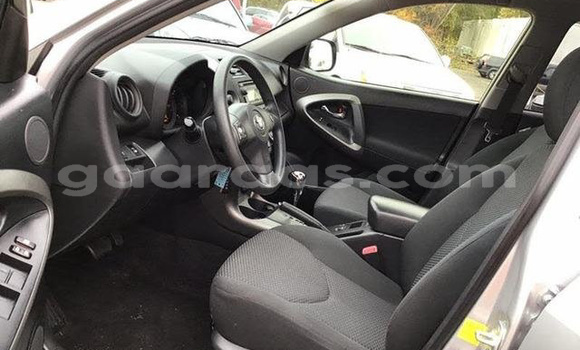 Acheter Occasion Voiture Toyota RAV4 Gris à Saint–Louis, Saint-Louis Acheter Occasion Voiture Toyota RAV4 Gris à Saint–Louis, Saint-Louis