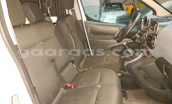 Dieundeu Occasion Citroen Berlingo White 4x4 in Dakar in Dakar Dieundeu Occasion Citroen Berlingo White 4x4 in Dakar in Dakar