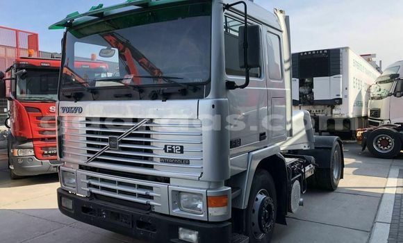 Acheter Occasion Utilitaire Volvo F4 Gris à Dakar, Dakar Acheter Occasion Utilitaire Volvo F4 Gris à Dakar, Dakar