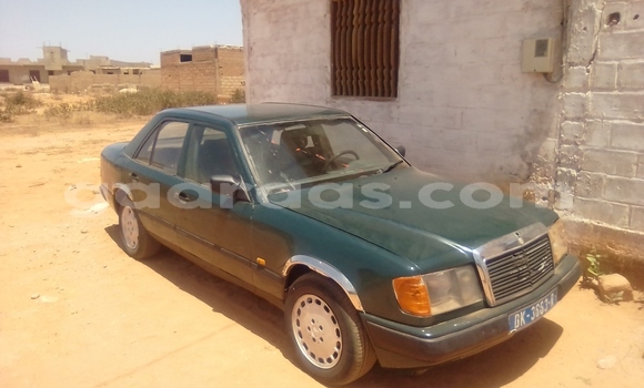 Acheter Occasion Voiture Mercedes‒Benz 200 Vert à Damniadio au Dakar Acheter Occasion Voiture Mercedes‒Benz 200 Vert à Damniadio au Dakar