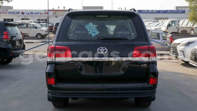 Big with watermark toyota land cruiser dakar import dubai 4282