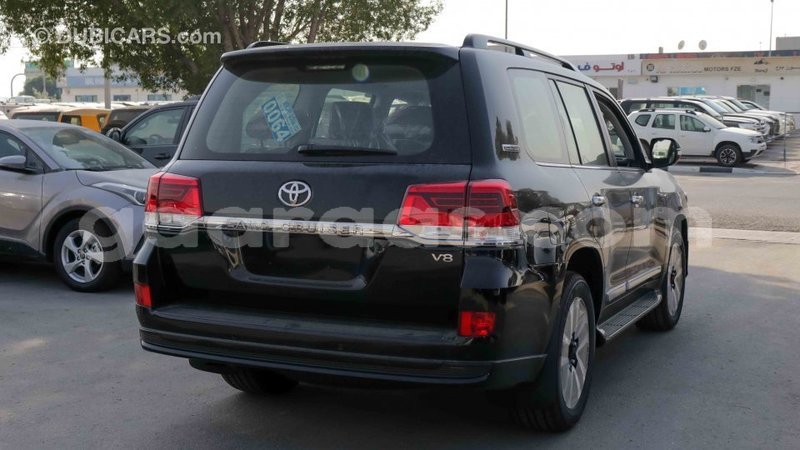 Big with watermark toyota land cruiser dakar import dubai 4282