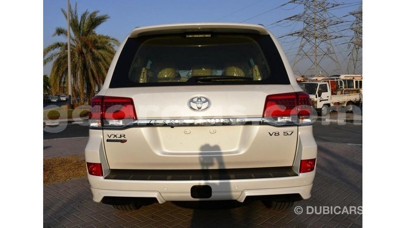 Big with watermark toyota land cruiser dakar import dubai 4284