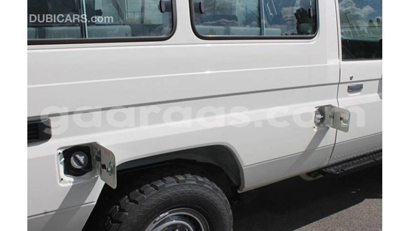 Big with watermark toyota land cruiser dakar import dubai 4299