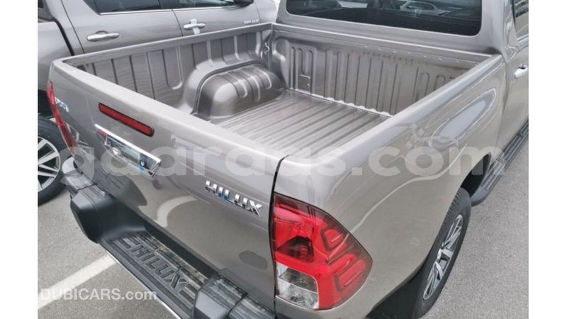 Big with watermark toyota hilux dakar import dubai 4305