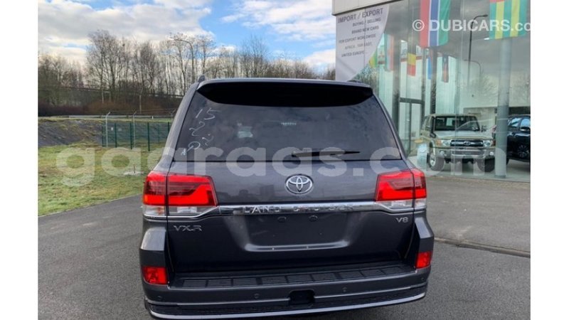 Big with watermark toyota land cruiser dakar import dubai 4311