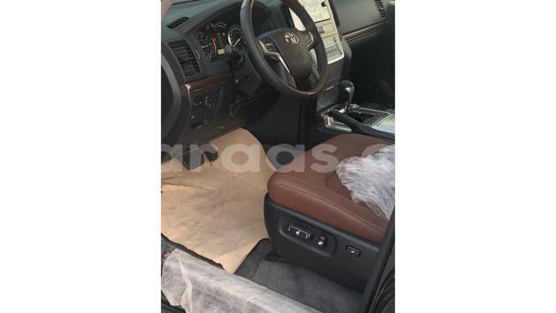 Big with watermark toyota land cruiser dakar import dubai 4319