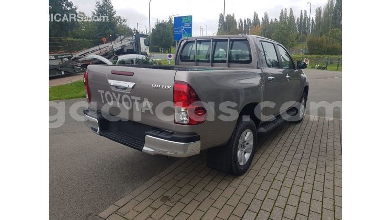 Big with watermark toyota hilux dakar import dubai 4322