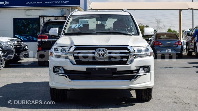 Big with watermark toyota land cruiser dakar import dubai 4383