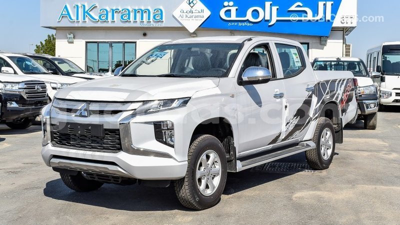 Big with watermark mitsubishi l200 dakar import dubai 4404