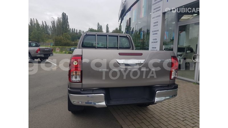 Big with watermark toyota hilux dakar import dubai 4420