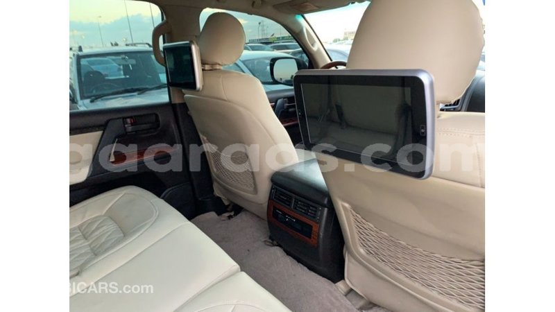 Big with watermark toyota land cruiser dakar import dubai 4433