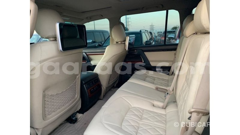 Big with watermark toyota land cruiser dakar import dubai 4433