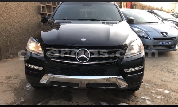 Dieundeu Imported Mercedes‒Benz ML–Class Blue Auto in Dakar in Dakar Dieundeu Imported Mercedes‒Benz ML–Class Blue Auto in Dakar in Dakar