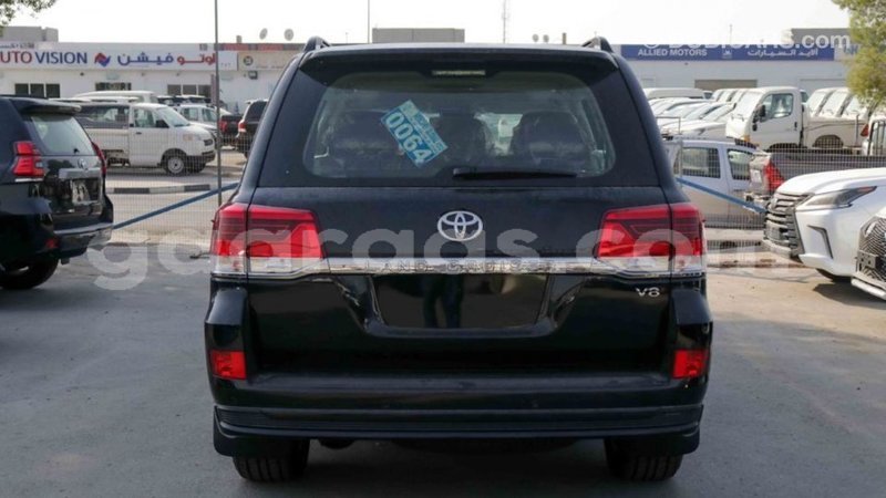 Big with watermark toyota land cruiser dakar import dubai 4475