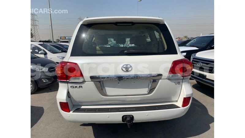 Big with watermark toyota land cruiser dakar import dubai 4485