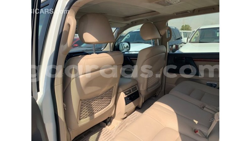 Big with watermark toyota land cruiser dakar import dubai 4485