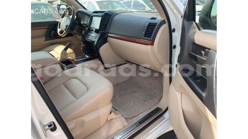 Big with watermark toyota land cruiser dakar import dubai 4485