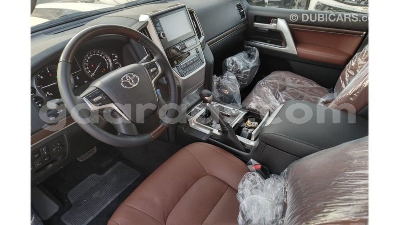 Big with watermark toyota land cruiser dakar import dubai 4503