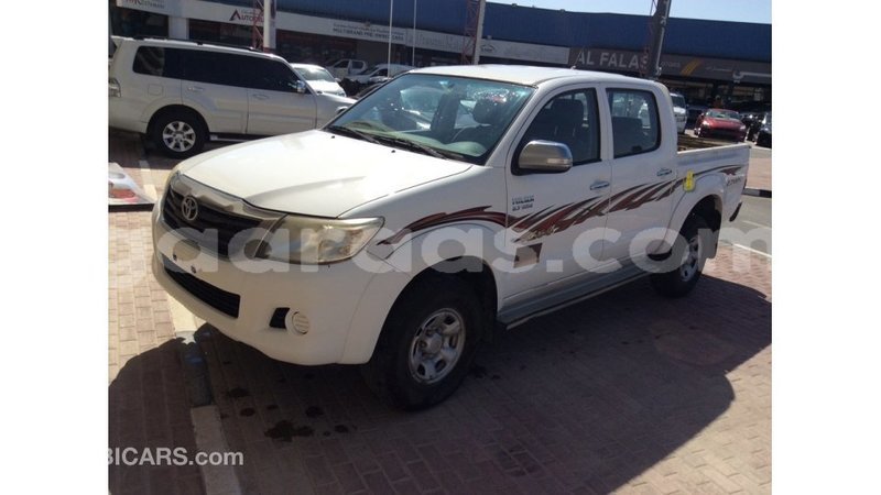 Big with watermark toyota hilux dakar import dubai 4517