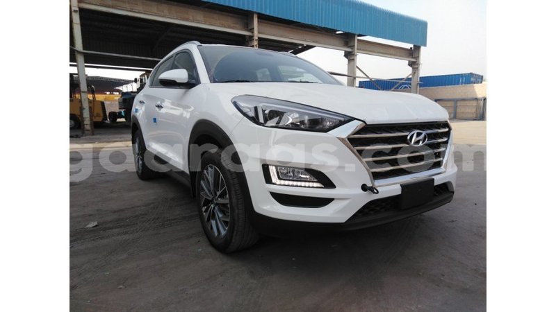 Big with watermark hyundai tucson dakar import dubai 4561