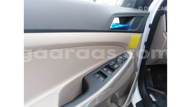 Big with watermark hyundai tucson dakar import dubai 4561