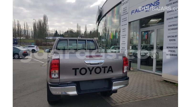 Big with watermark toyota hilux dakar import dubai 4600