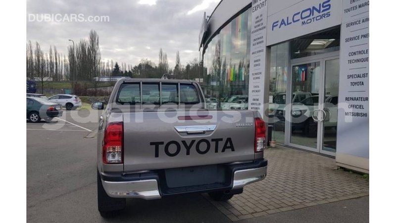 Big with watermark toyota hilux dakar import dubai 4600