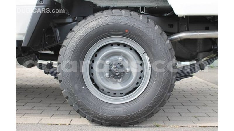 Big with watermark toyota land cruiser dakar import dubai 4609