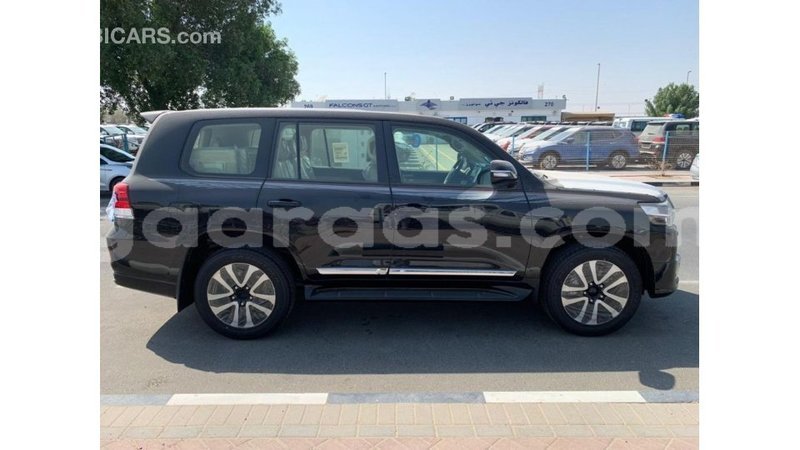 Big with watermark toyota land cruiser dakar import dubai 4612