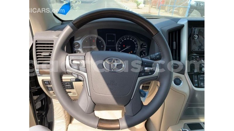 Big with watermark toyota land cruiser dakar import dubai 4612