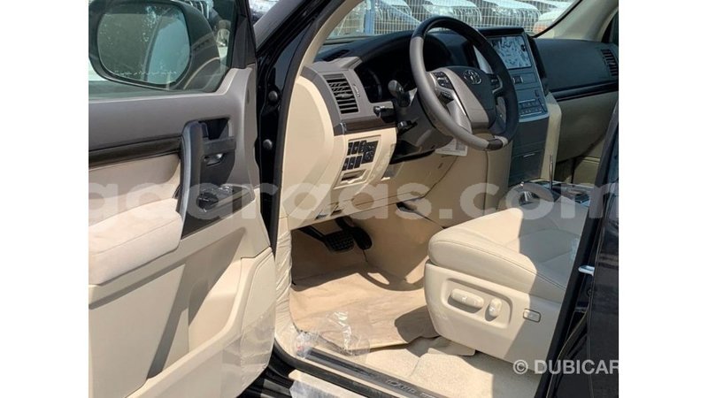 Big with watermark toyota land cruiser dakar import dubai 4612