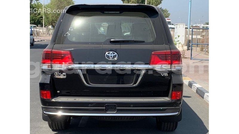 Big with watermark toyota land cruiser dakar import dubai 4612