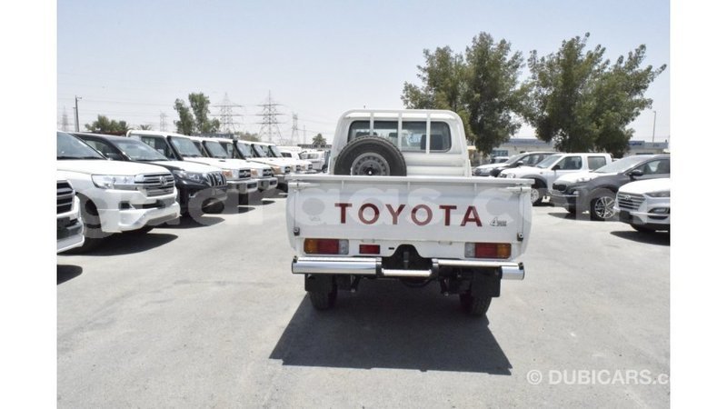 Big with watermark toyota land cruiser dakar import dubai 4623